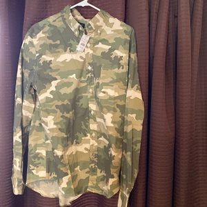 Camouflage button up. Size large. Tags still on. Never been worn